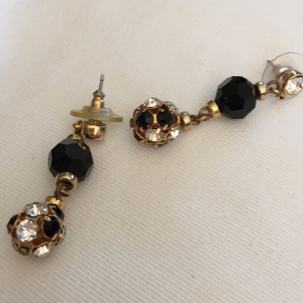 Gorgeous drop earrings approx 2”